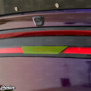 SRT HELLCAT - CENTER TAIL LIGHT DECAL - GLOSS BLACK | 2015-2022 DODGE CHARGER